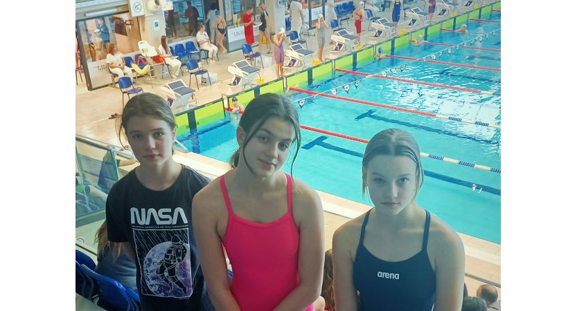 Read more about the article Łucja Frączek Mistrzynią Wojewódzkich Igrzysk Młodzieży w pływaniu na dystansie 50 m w stylu grzbietowym…